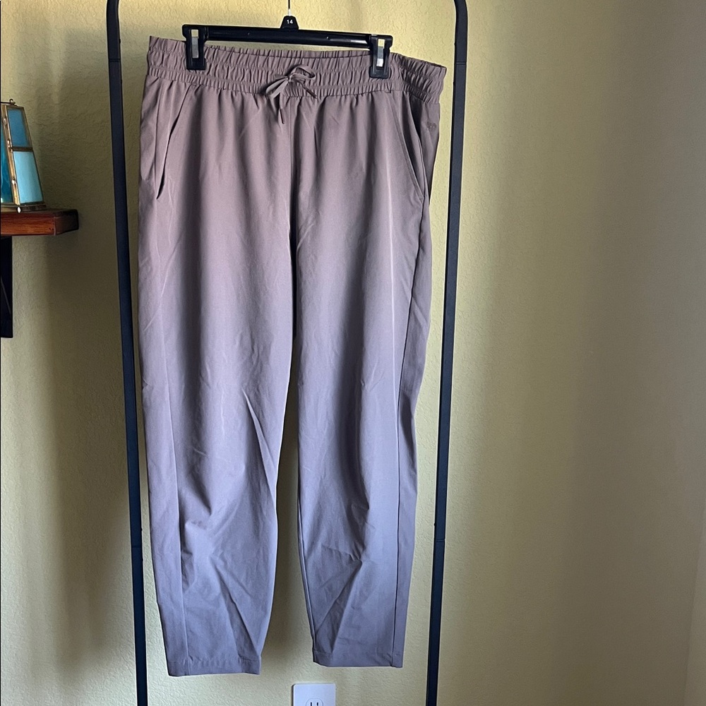 All in Motion women’s grey taupe light weight pants